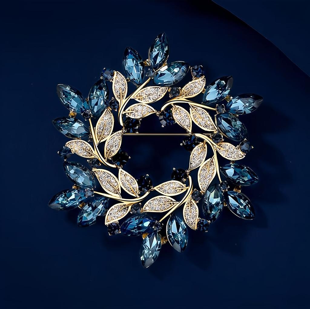 Retro Flower Cluster Brooch, High-end Women's Exquisite Blue Crystal Corsage, with A Niche Design Sense
