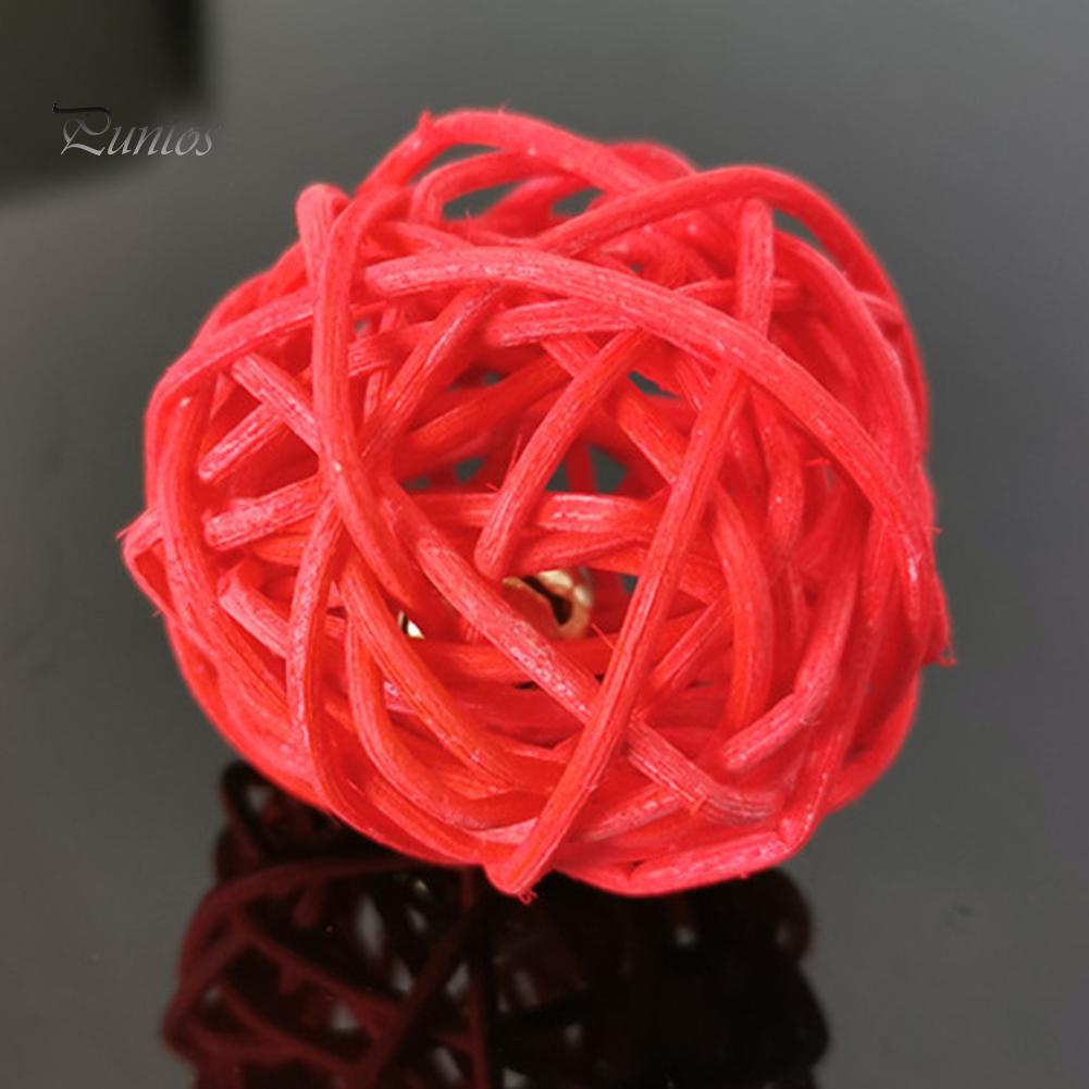 Разноцветный ротанговый мячик-жевалка со звуком и колокольчиком для кошек и котят