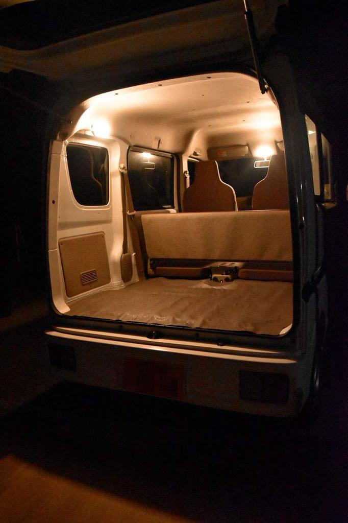 2LOOP 3-Chip SMD 2-Piece NV100 Clipper Van DR64V DR17V Series High Roof Car LED Room Lamp - Bulb Color