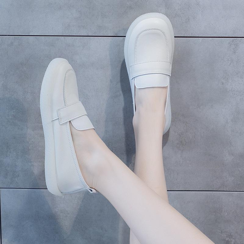 Белые туфли из натуральной кожи, лоферы на плоской подошве