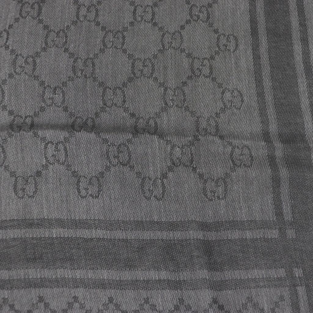 Превосходный мужской серый шерстяной шарф GUCCI Stall с ромбовидным узором и бахромой 544615 Б/у