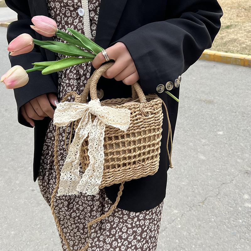 Yogodlns Соломенная сумка с цветочной вышивкой и бантом, тканая полая сумка-ведро на плечо, праздничная пляжная сумка, летняя сумка через плечо, сумка