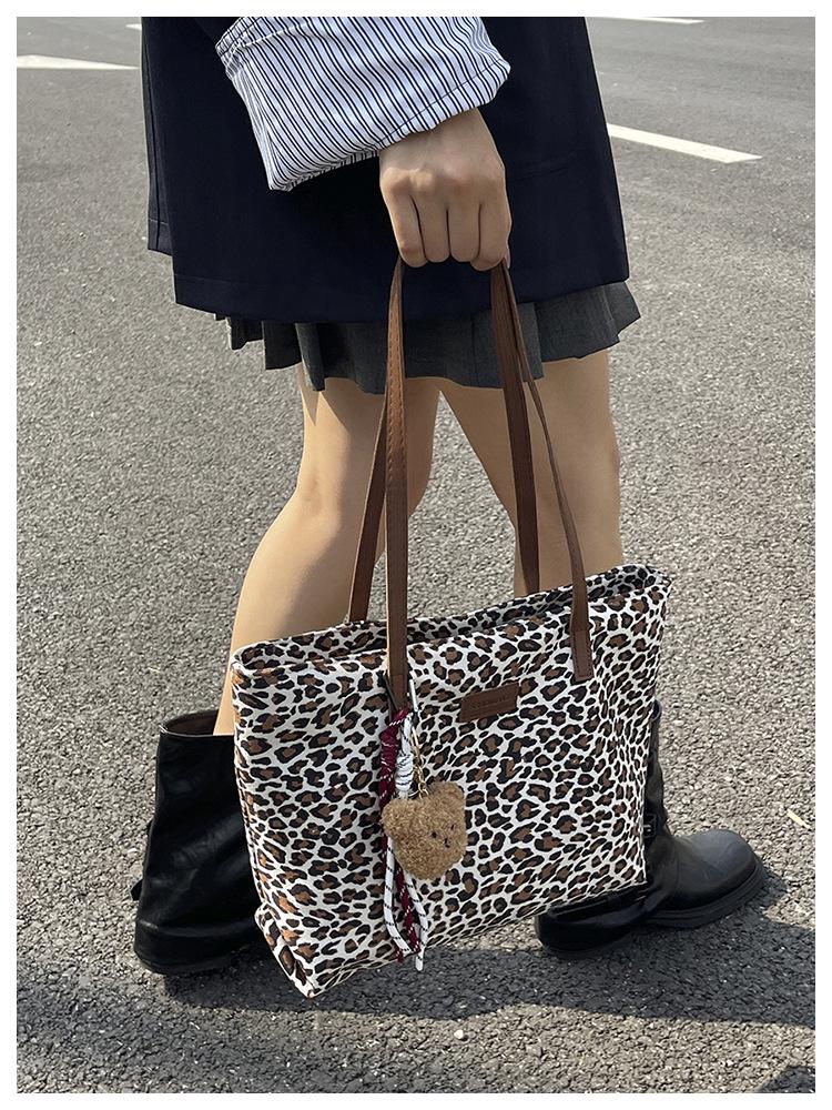 Сумка-тоут в европейском ретро-стиле с леопардовым принтом: Модная, Универсальная, Вместительная наплечная сумка-тоут для женщин