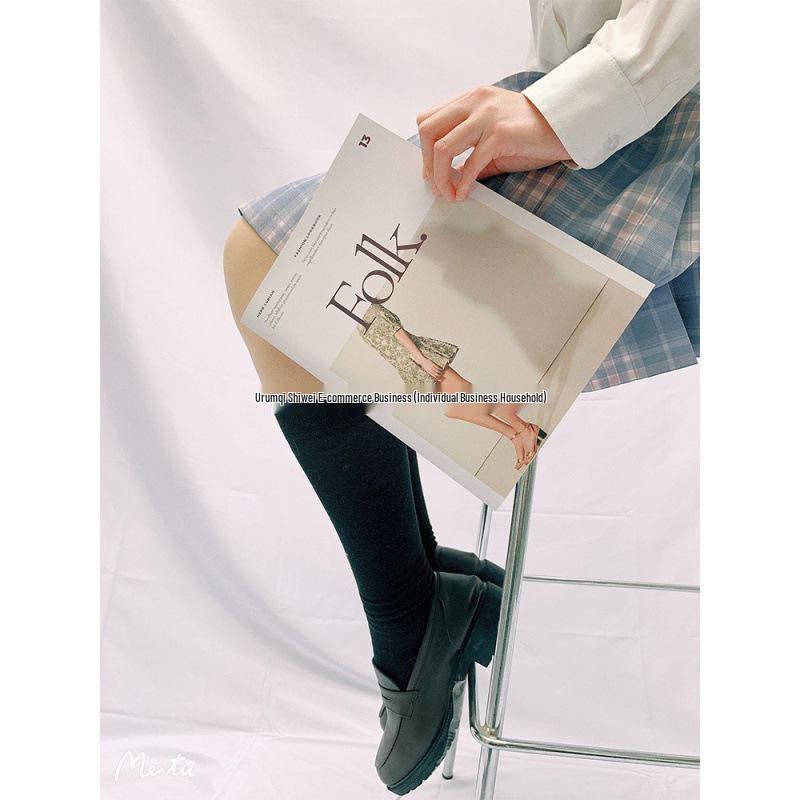 Блокнот в английском стиле: Обложка модного журнала и реквизит для макета сцены