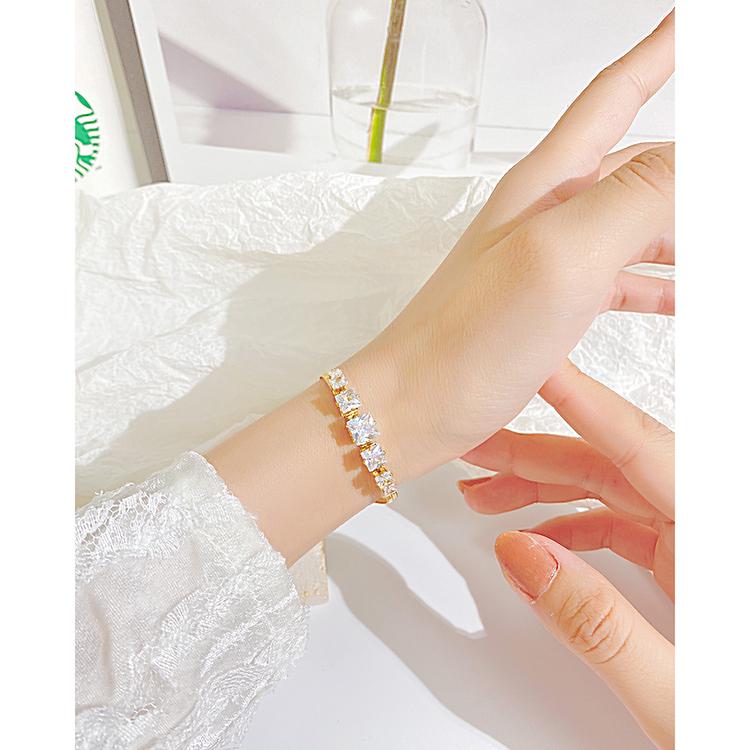 Custom 18K Gold Plated Stainless Steel Female Jewelry Creative Cubic Zirconia Snake Chain Bracelet