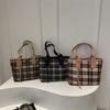 Korean Version of Fashionable Large-capacity Commuter Bag Women's 2025 Versatile Plaid New Casual Tote Bag Shoulder Bucket Bag