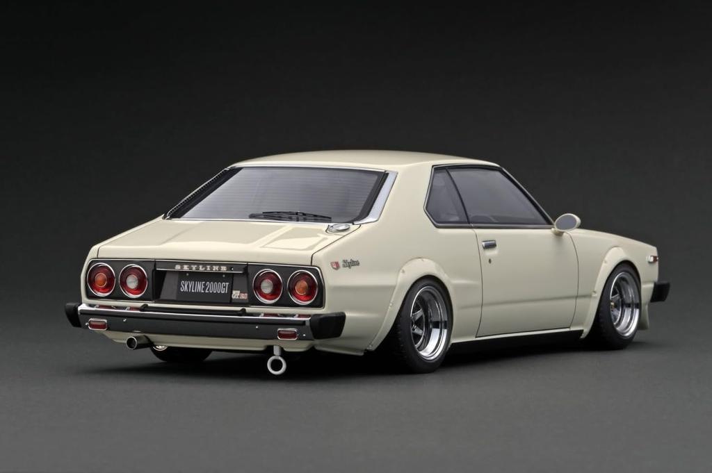 Модель зажигания Nissan Skyline 2000 Белый готовый продукт 1/18 GT-ES (С210)
