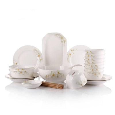 Белый фарфоровый набор столовой посуды из 39 предметов