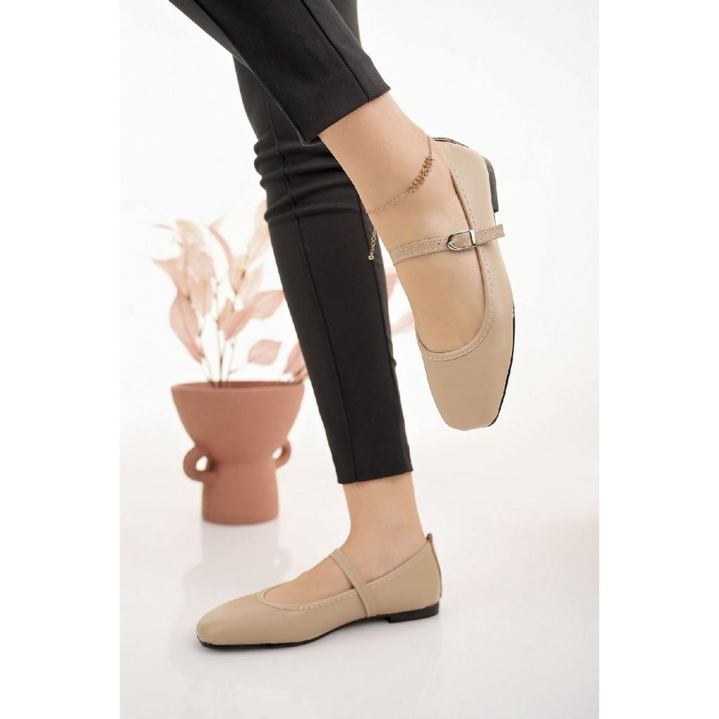 Женские легкие удобные стильные деловые офисные повседневные туфли на плоской подошве с черным поясом и поясом