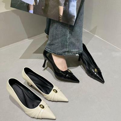 Женские черные туфли-стилетто с металлической пряжкой - Коллекция Осень 2025