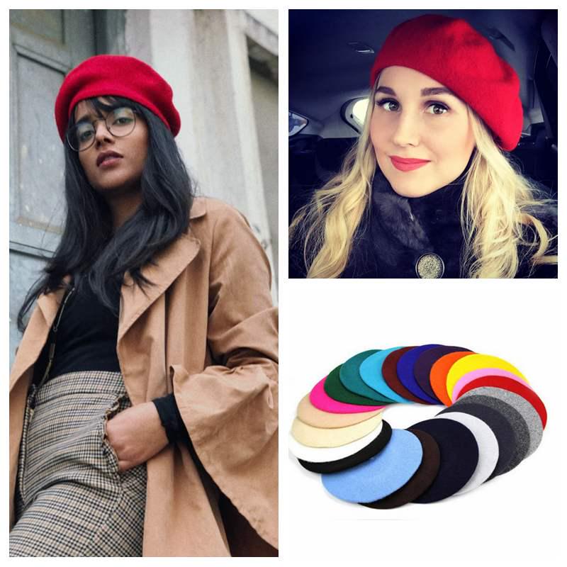 Женский яркий берет
