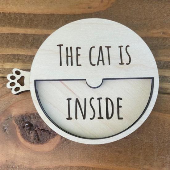 Магнитный знак-напоминание о питомце. Кошка внутри, снаружи. Деревянный знак, переключаемый.