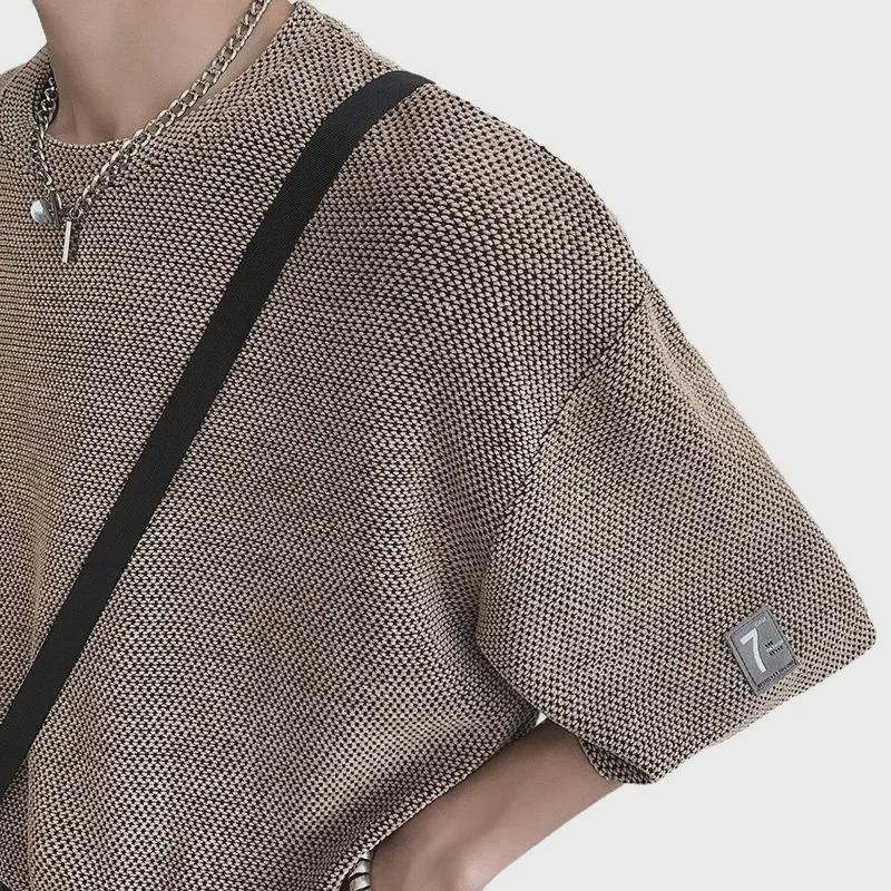 Мужская стильная футболка с короткими рукавами и ажурным узором - летняя одежда высшего качества