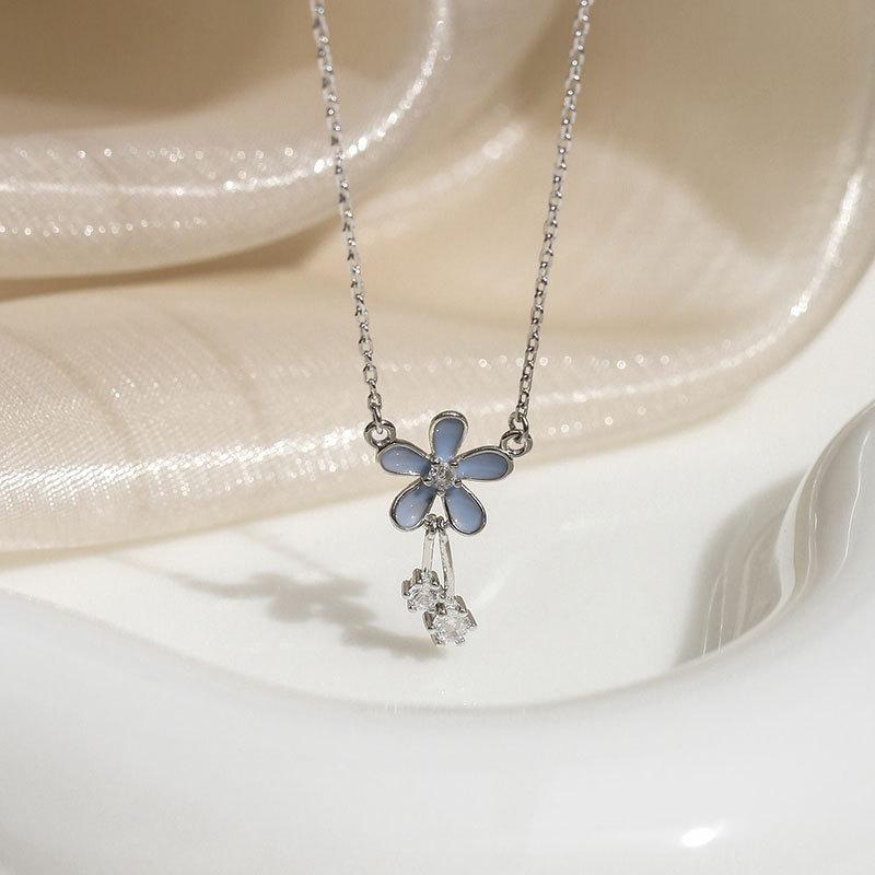 Ожерелье с маленьким синим цветком, свежая летняя цепочка на ключицу, темперамент, универсальный и милый новый стиль для женщин