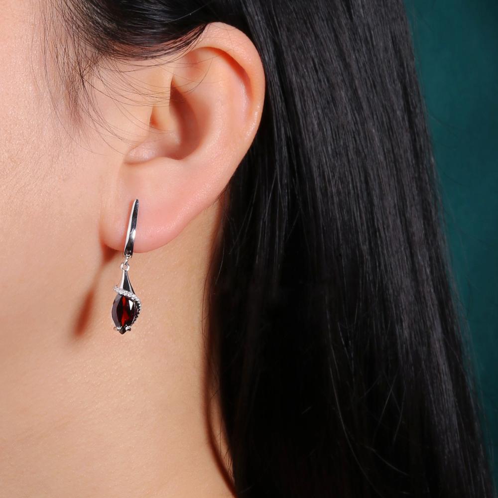 Серьги-подвески из натурального красного граната в изящном серебряном ювелирном изделии Элегантные серьги-подвески для женщин