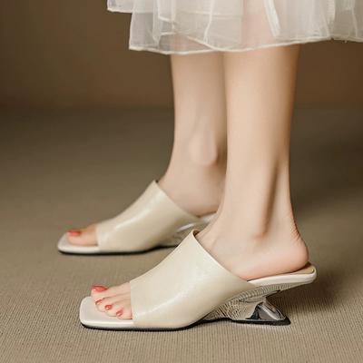 Чувство модного дизайна, элегантные шлепанцы на толстом каблуке для женщин, новинка 2025 года, с квадратным носком, модные и универсальные тапочки на одно плечо