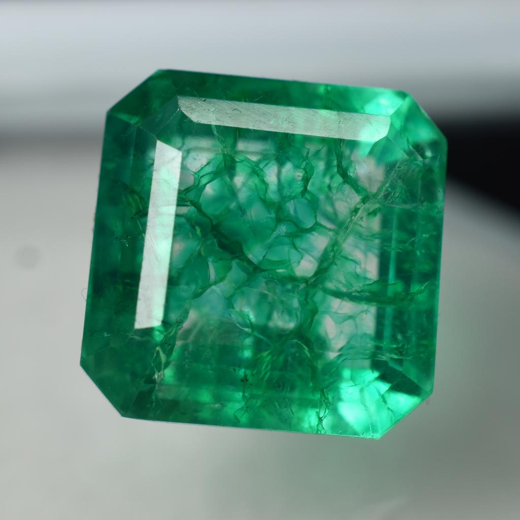 Natural Emerald Green 7.84 Ct Emerald Cut Loose Gemstone