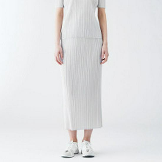 Miyake Pleated Women's Summer Two-Piece Suit - Elegant Age-Reducing Set