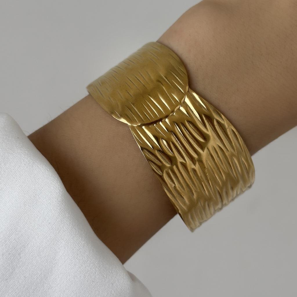 Vintage Irregular Bracelet for Women Stainless Steel Gold Color Open Cuff Bangle Exquisite Luxury Waterproof Jewelry Accessories