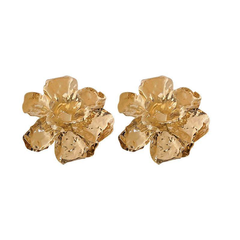 Three-Dimensional Ruched Metal Flower Stud Earrings for Women Fashion High Profile and Generous Earrings Fashionable Earrings Accessible Luxury Fancy