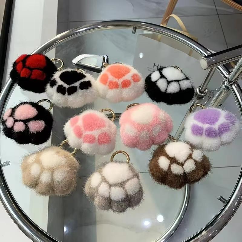 Lovely Cat Paw Faux Fur Keychain Charm Fashion Plush Bear Paw Car Key Chain Bag Pendant Keyrings Party Favor