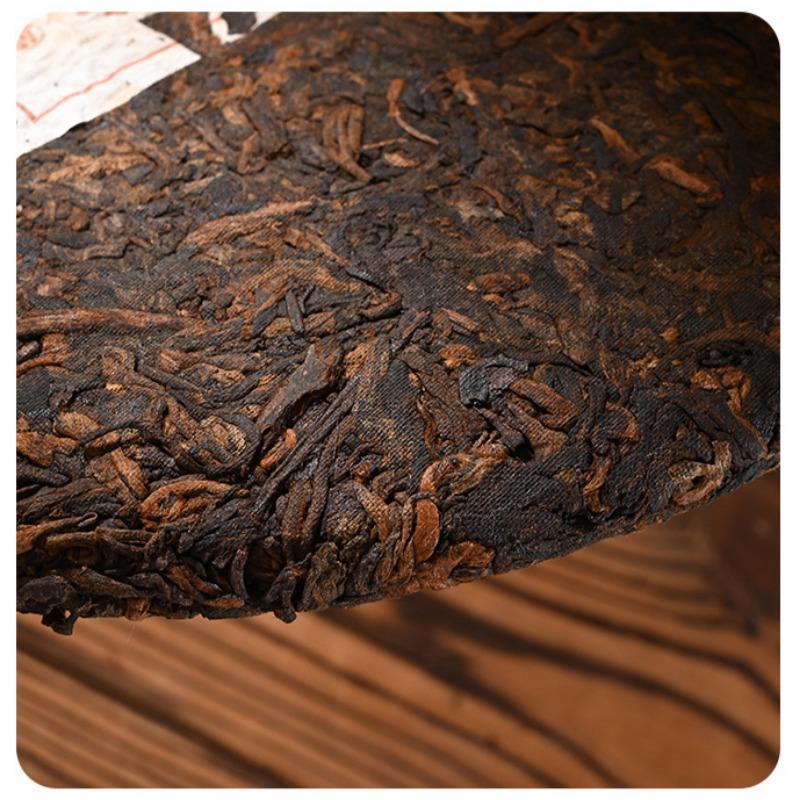 Юньнаньский чай Чай Пуэр Исландия Золотой бутон Пуэр Спелый чай 357г Чайный торт Пуэр