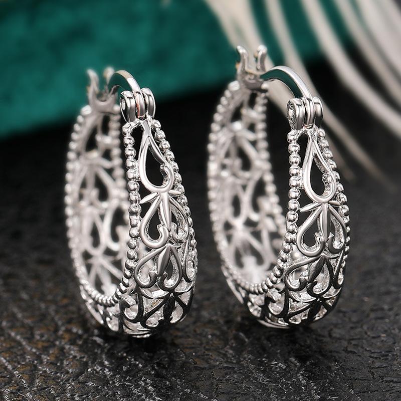 Agete Style Retro Carved Hollow Pattern Earrings, Exaggerated Banquet Wedding Ear Buckle Vine Earrings