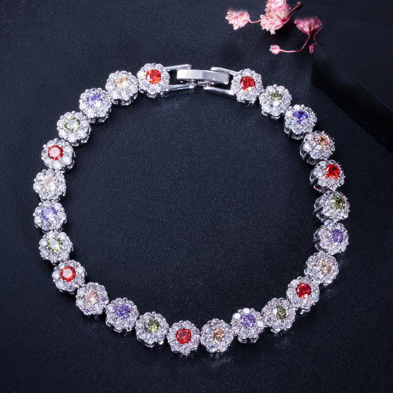 Elegant European and American Zircon Platinum Bracelet