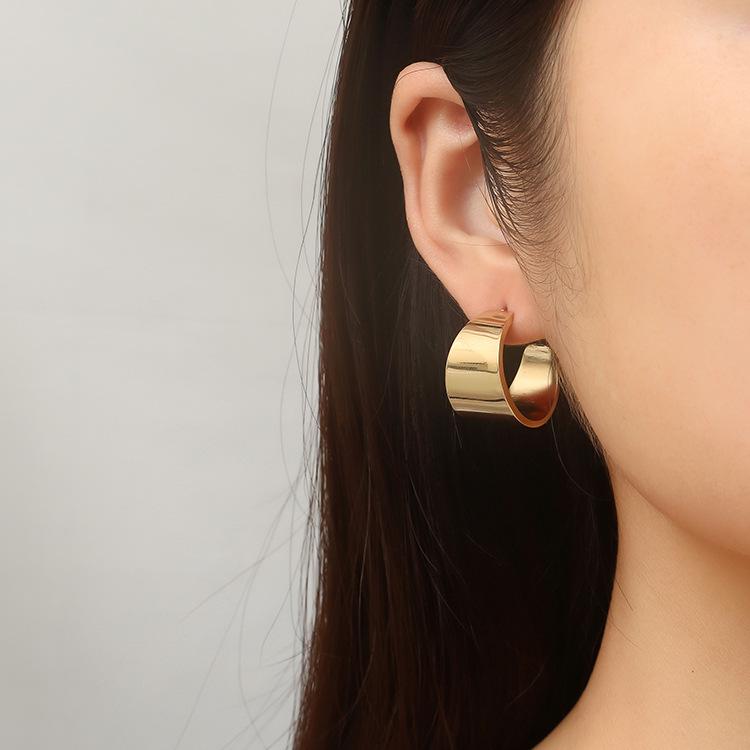 Elegant Titanium Steel C-Shaped Earrings - European and American Style, Wide Surface Design.