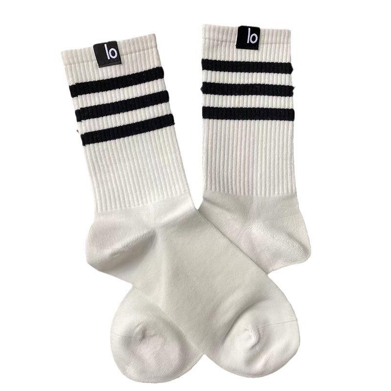 Women's Socks Simple Colorful Striped Socks Classic Black White Striped Socks College Style Sports Socks Yoga Socks Floor Socks