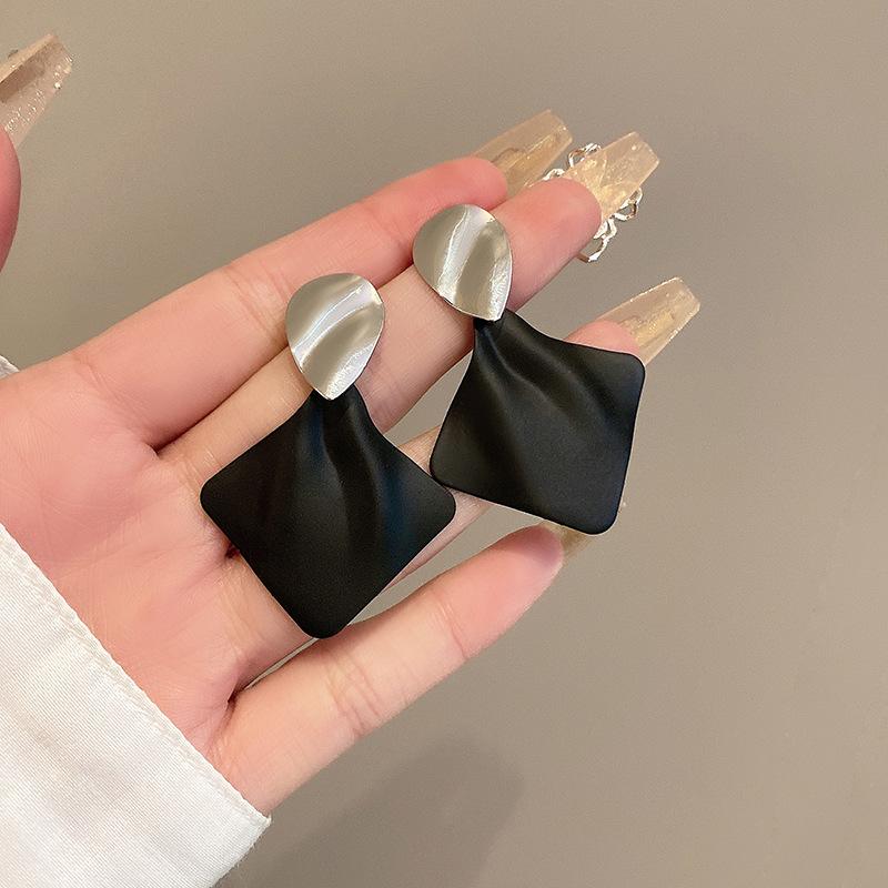 Большие квадратные ромбовидные черные металлические серьги-подвески с подвесками, модные глянцевые геометрические блестки, эффектные серьги Brincos для женщин, ювелирные изделия в подарок