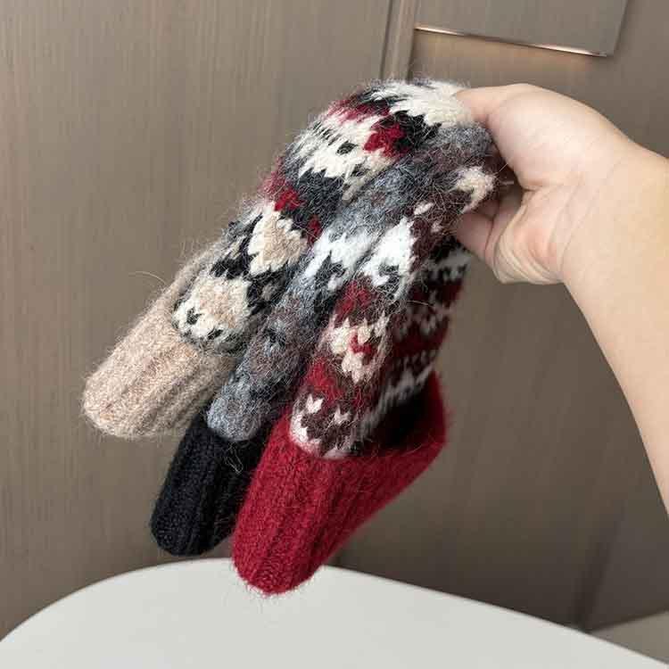 Dongdaemun retro literary and artistic jacquard warm wool hat color matching knitted hat male and female students cold hat
