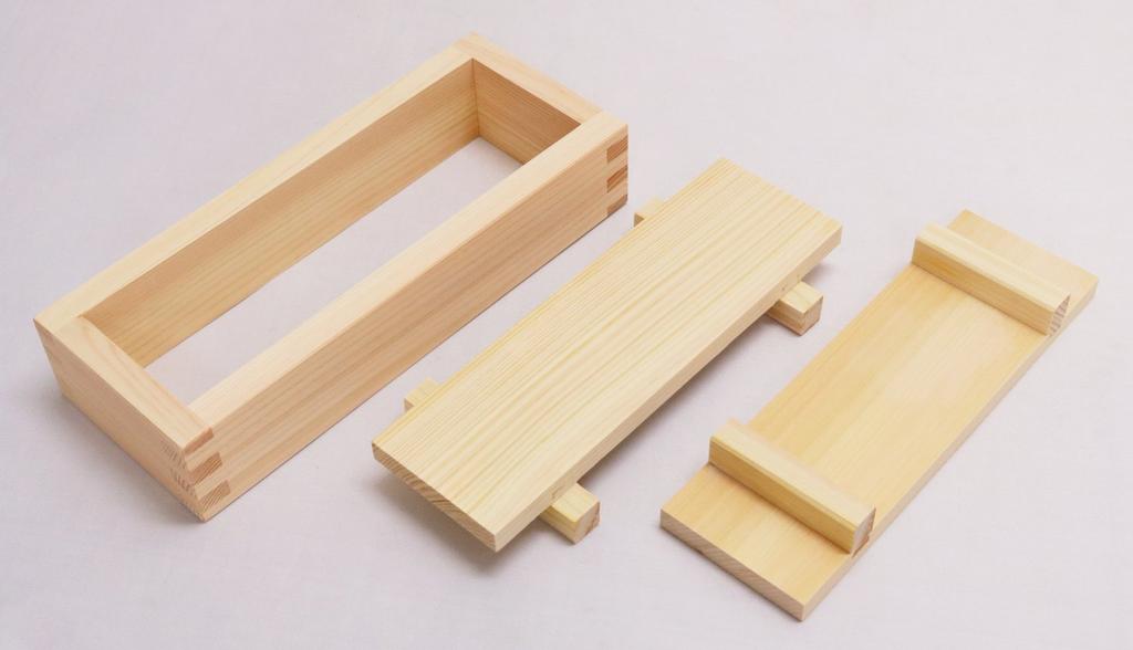 Ichihara Woodworking Sushi 17cm Long x Wide x Sushi Made in Japan Press, Cypress, 8.5cm 5.5cm High, "Kifujin" (Tree Lady) Press, Small,