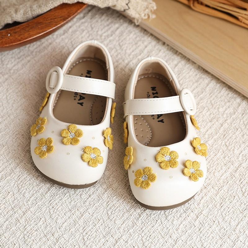 Girls Flat Shoes With Floral Embroidery Soft Sole Low-Cut Princess Style Dresses