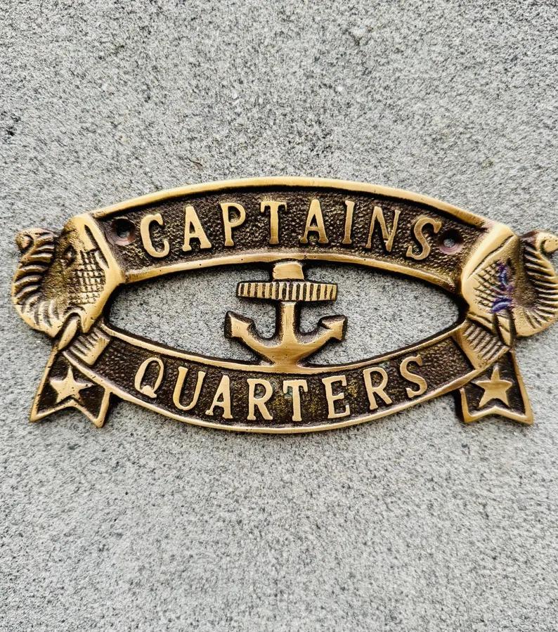 Латунная табличка «Каюта капитана» | Морской декор | Подарок для мужской пещеры | Табличка для женской берлоги | Энби-анклав | Морская настенная табличка