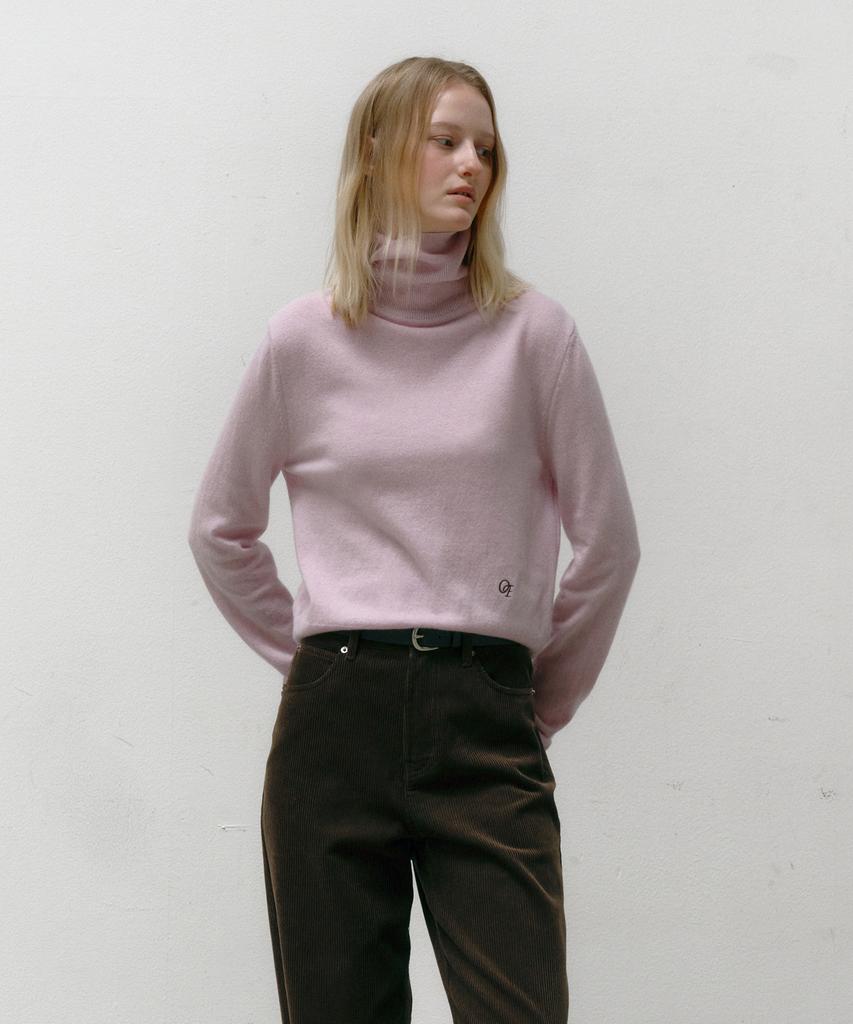 OSTKAKA Essential Cashmere Wool Turtleneck Pullover Lavender