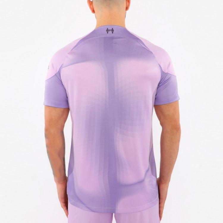 Nike 2022/2023 сезон Ливерпуль с буквенным логотипом и принтом с круглым вырезом и коротким рукавом, мужские футбольные майки, фиолетовые DJ7681-582