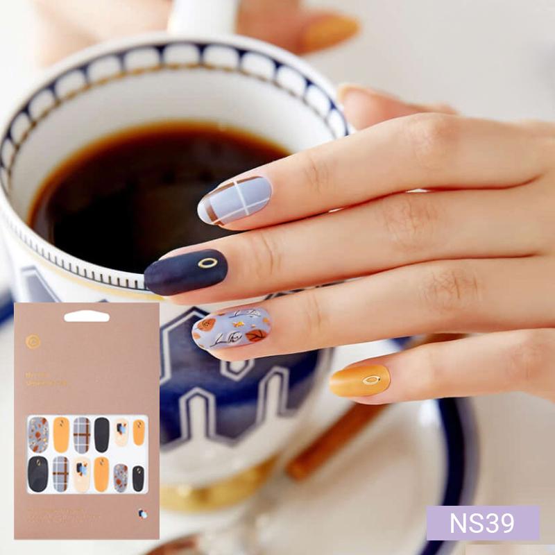 Гламурные наклейки для ногтей с ракушками и глиттером 24 шт. | Самоклеящиеся полоски, Смелый шик, Быстрый 5-минутный маникюр