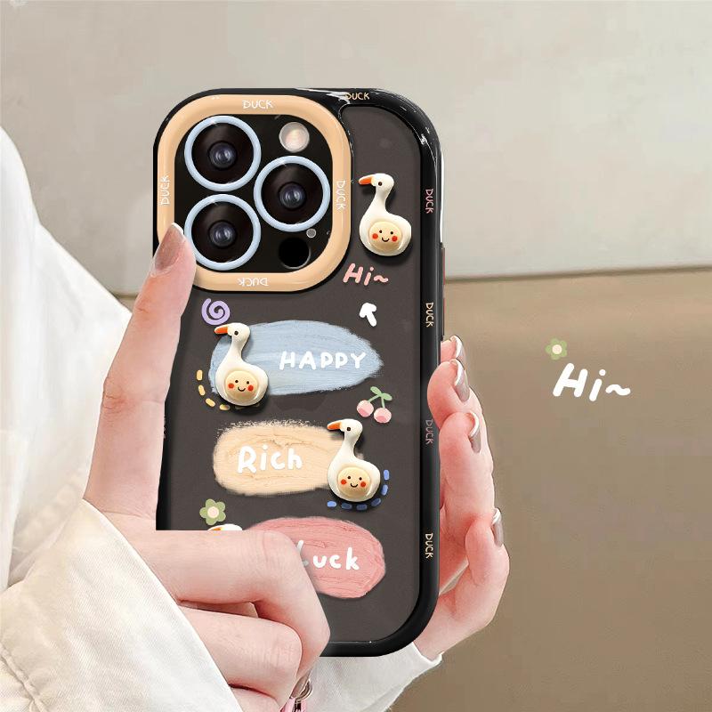 Подходит для Apple 15promax Чехол для мобильного телефона iPhone 13/14plus Pigment Duck Doll Chain 12/11 Women