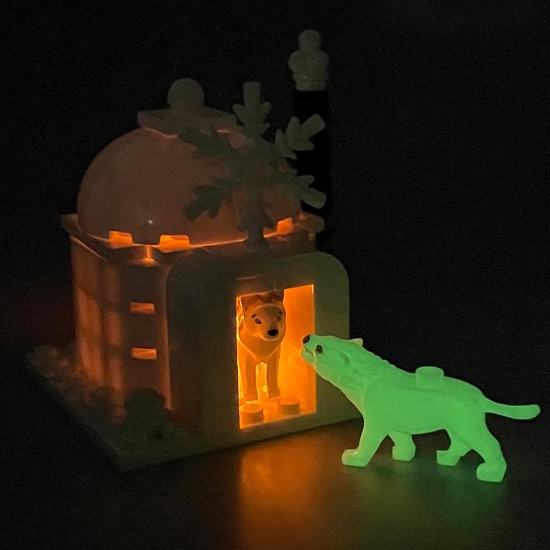 Illuminated Arctic Animal Block Set: Penguin, Polar Bear, Husky & Wolf Igloo.