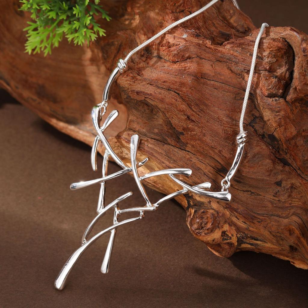 Преувеличенное рождественское ожерелье с рогами, женское индивидуальное высококлассное геометрическое универсальное ожерелье с лосем