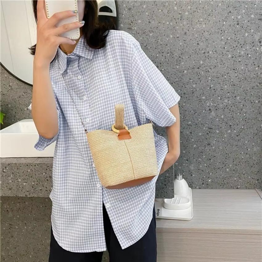 1 Pcs Women's Handheld One Shoulder Diagonal Straddle Bag Summer New Fashion Versatile PP Woven Chain Bucket Bag