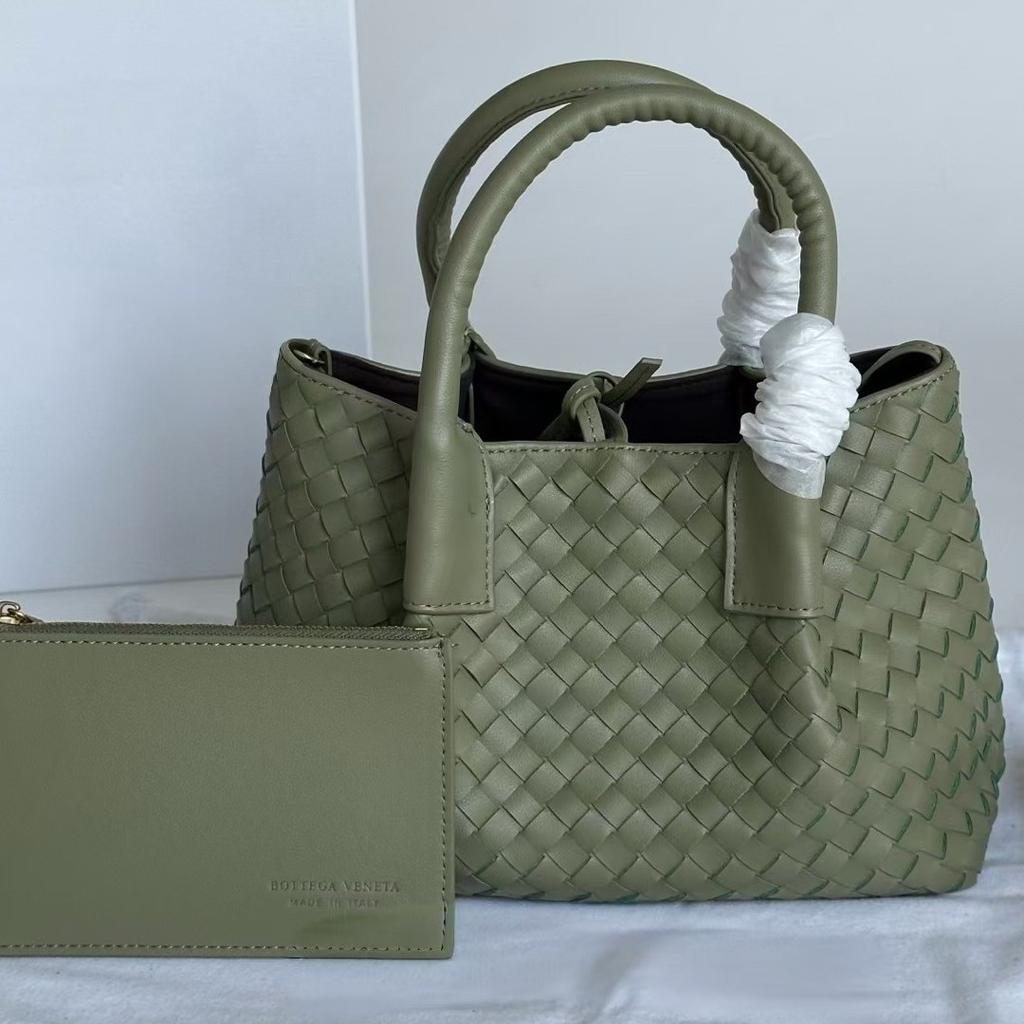 2025 Светлая роскошная трансграничная плетеная женская сумка-тоут из коровьей кожи, мамина сумка для покупок, премиальная женская сумка-мессенджер для commuters