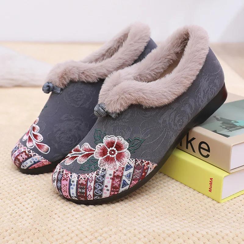 2025 New Women's Short Plush Warm Winter Cotton Shoes, Ethnic Embroidery Round Toe Flat Shoes, Anti Slip Retro Mom Shoes