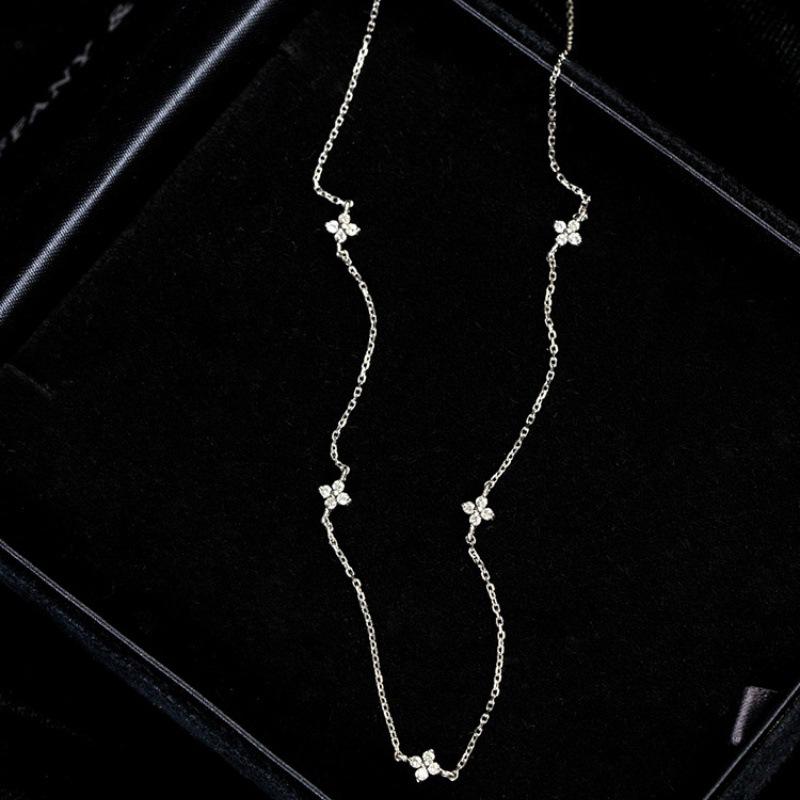 High-Grade Four-Leaf Clover Necklace Women's Collarbone Chain Full Of Stars Super Flash Light Luxury Hundred Temperament Necklace