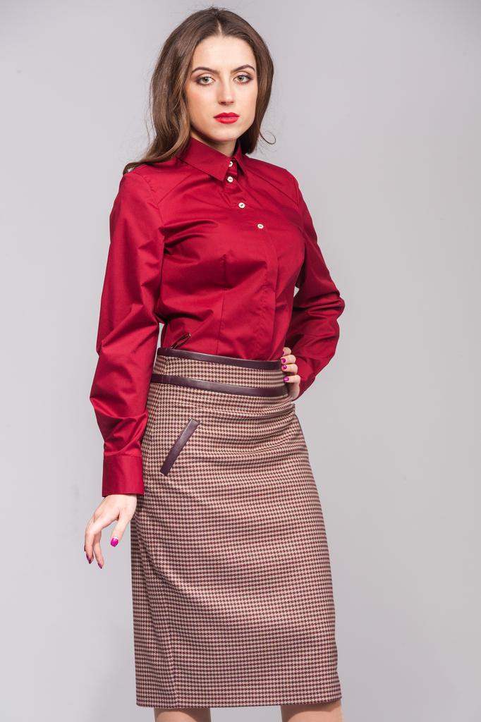 Классическая приталенная рубашка из хлопка с длинным рукавом 