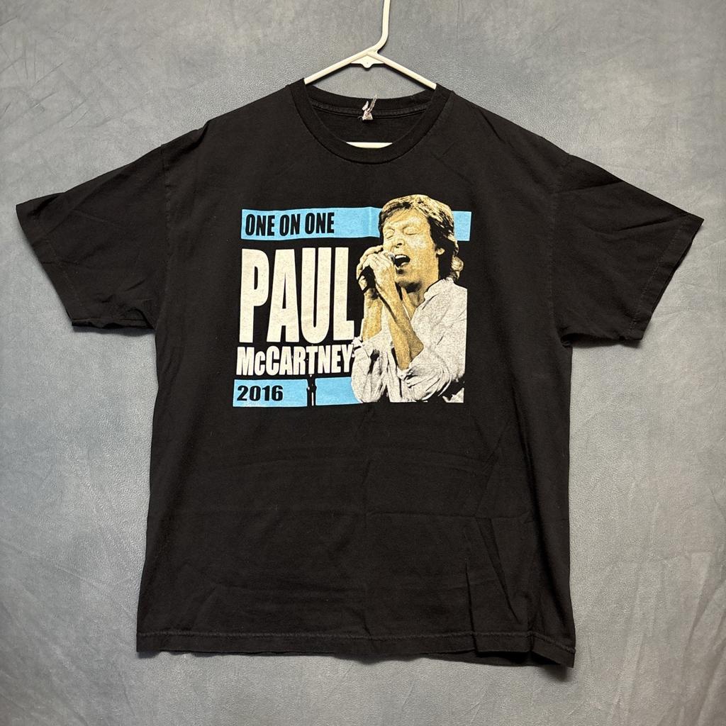 Paul McCartney T-Shirt Size M One on One Tour 2016 Black Concert Tee Graphic