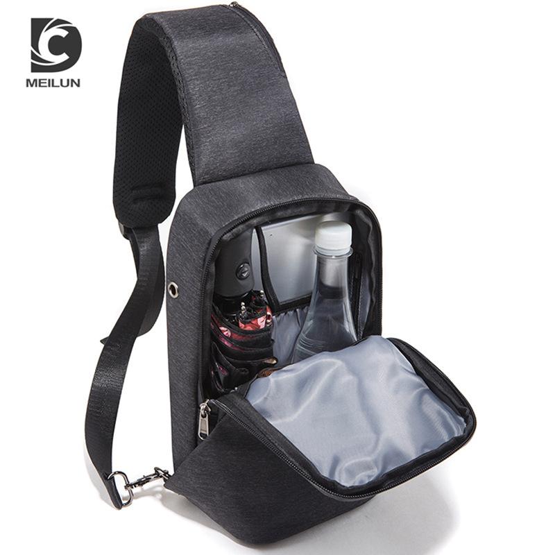 New Men's Trendy Cool Chest Bag Shoulder Messenger Bag USB Charging Men's Bag Youth Sports Small Backpack