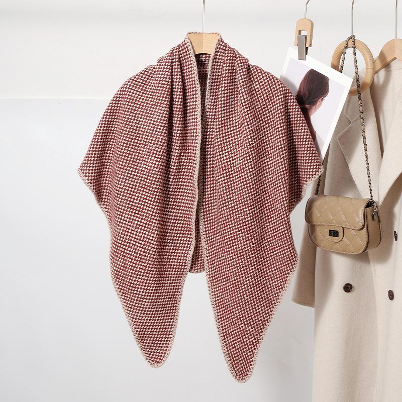 Women's scarf autumn and winter Korean version of versatile high-end triangular shawl fashionable and elegant small plaid dress shawl
