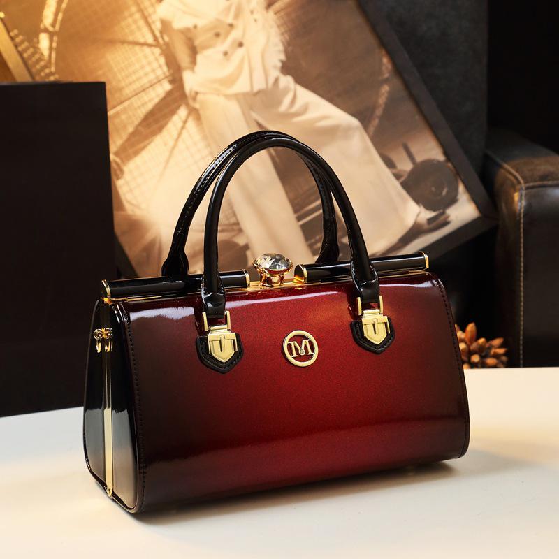 Женская сумка через плечо и руку со стразами 2024 года — стильная форма подушки из яркой кожи